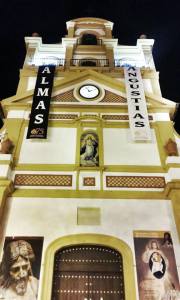 Santuario de la Inmaculada Concepción, con colgaduras de Almas y Angustias