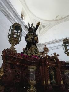 En su paso procesional
